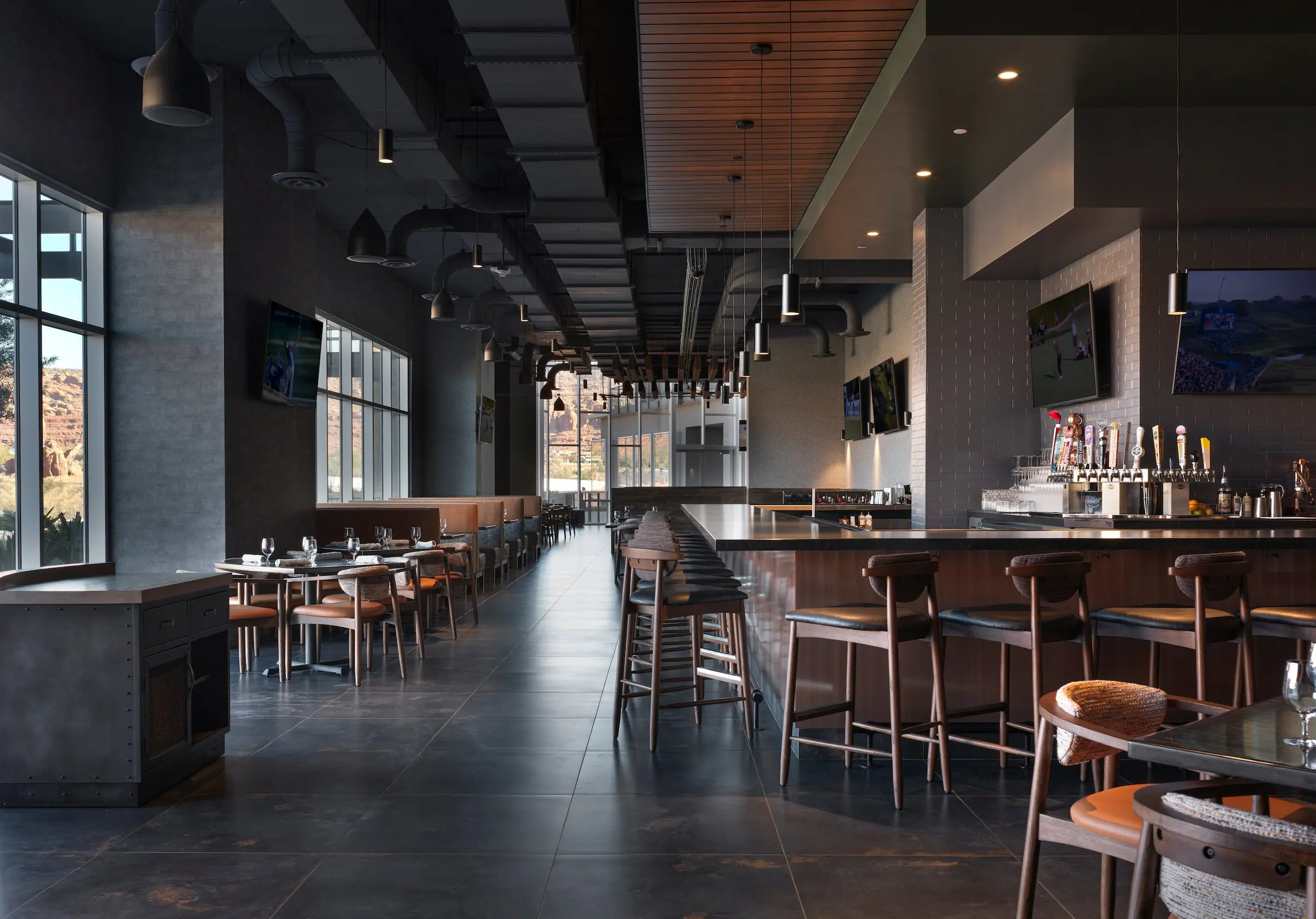 Interior of 20th Hole at Black desert Resort